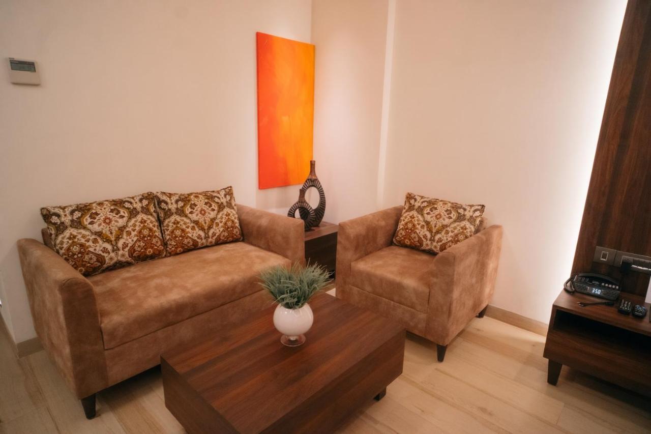 Playotel Premier Vijay Nagar Indore Esterno foto