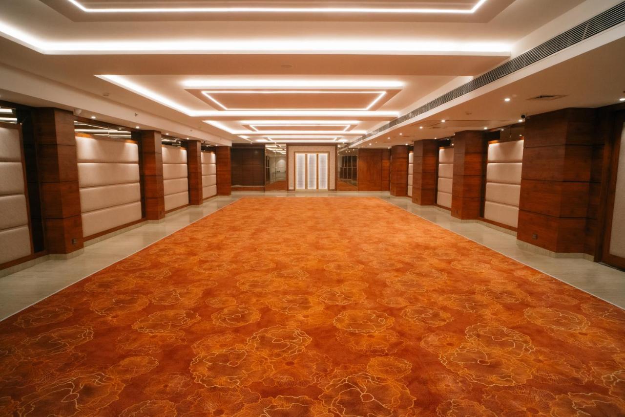 Playotel Premier Vijay Nagar Indore Esterno foto