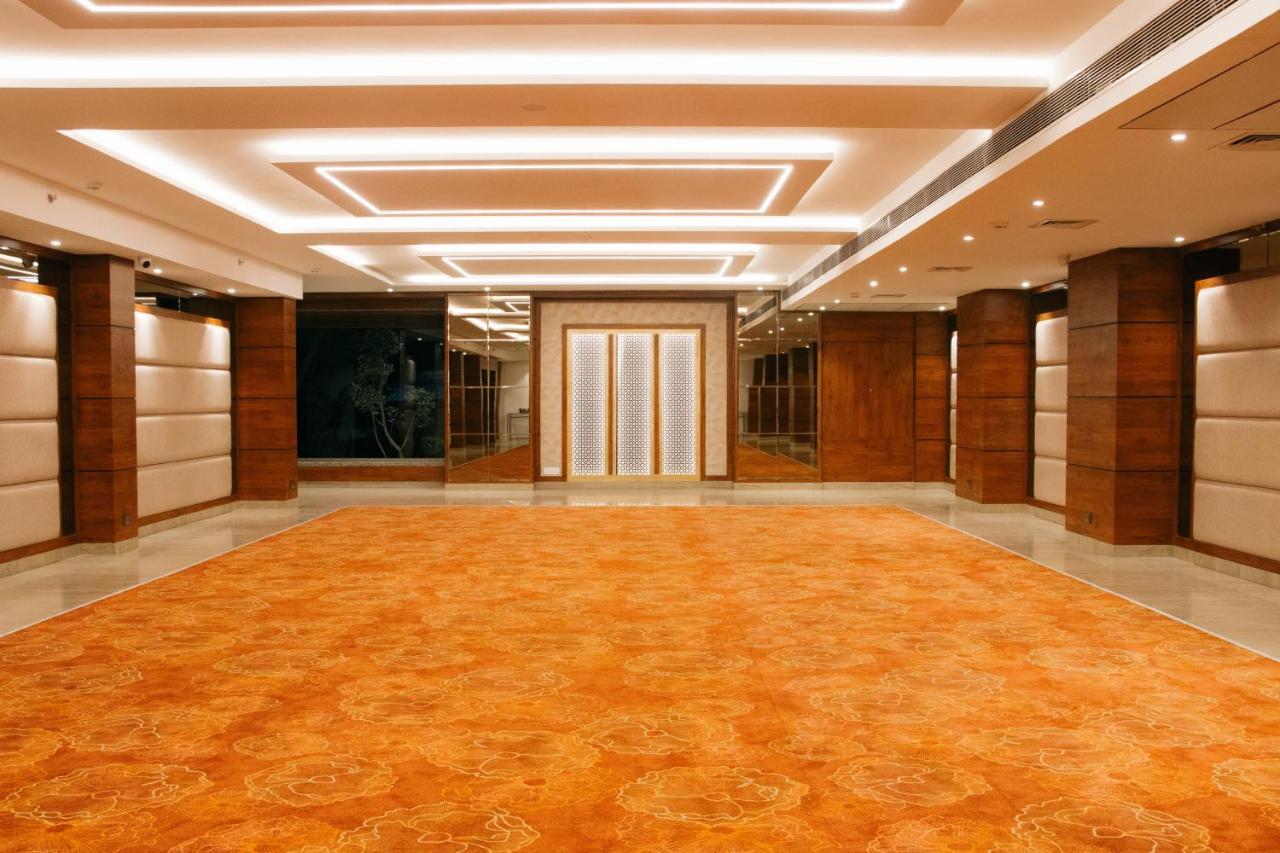 Playotel Premier Vijay Nagar Indore Esterno foto